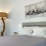 Dl Santorini Monolithos