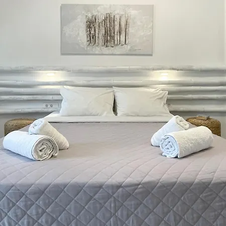 Hermoso Luxury Monolithos